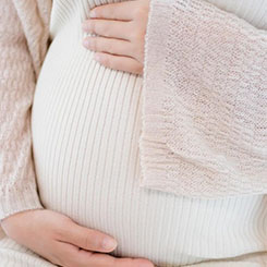 所以，与其担心↘↙ AI 觉醒🙍，不如担心⌚🤱那些投射在 ⏸🇲🇶AI 身上的、🇮🇨